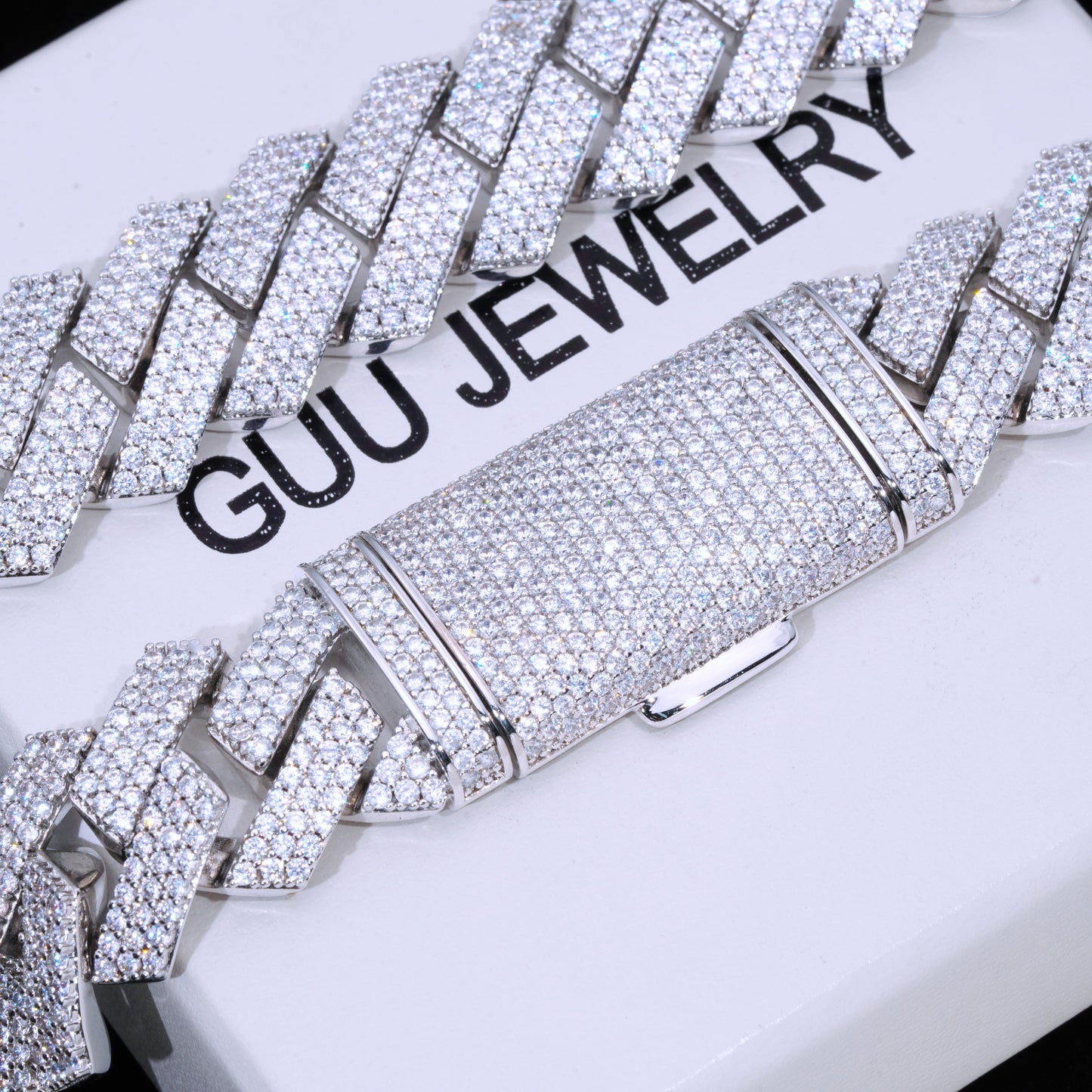 20Mm Extended Clasp Prong Cuban Chain